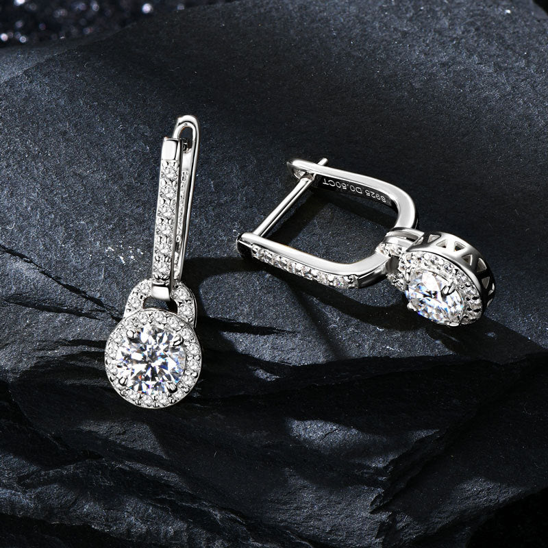 Exquisite Light Luxury Women's Water Drop Earrings in S925 Sterling Silver with Moissanite, Elegant Fashion Jewelry for Women