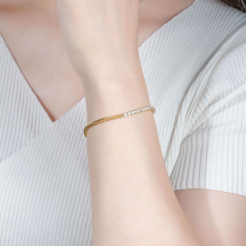 Exquisite Women's Fashion Jewelry: Personalized S925 Silver Moissanite Bracelet for Elegance and Style