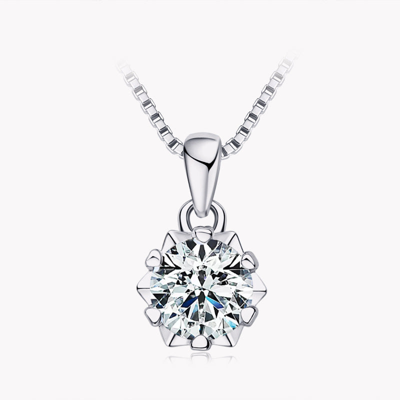 Fashion Ladies Jewelry: Four Leaf Clover Moissanite Pendant Necklace in S925 Silver Plated with K18 Gold for Girls.