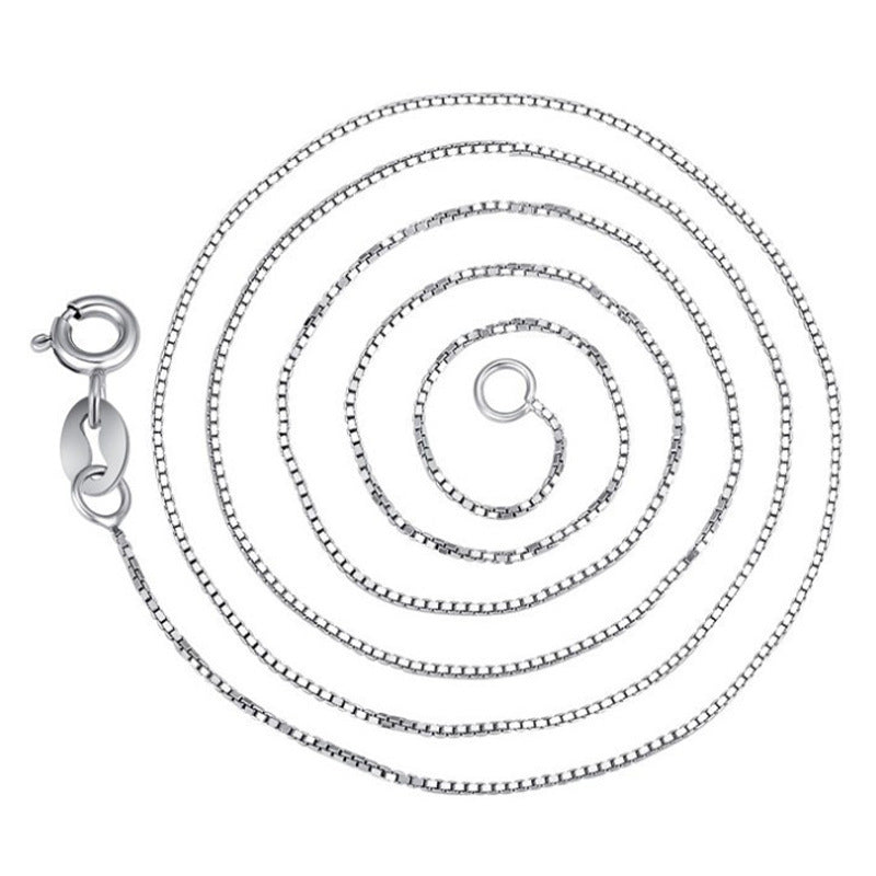 Fashion Ladies Jewelry: Four Leaf Clover Moissanite Pendant Necklace in S925 Silver Plated with K18 Gold for Girls.