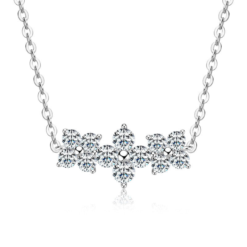 Elegant Fashion Design Clover Necklace with S925 Sterling Silver Moissanite, Small Fresh Pendant Necklace for Women